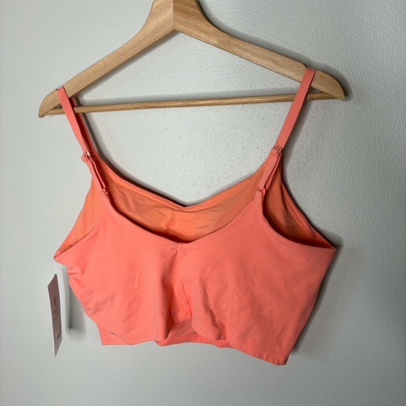 NWT Athleta Elation V Neck Crop D-DD large - Picture 6 of 8